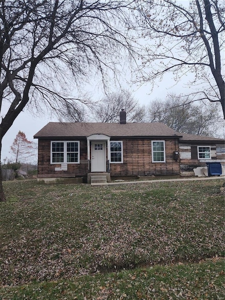303 S Pine St, Dixon, MO 65459