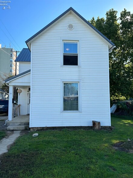 51 Saint Clair St, Tiffin, OH 44883