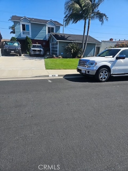 956 E Gladwick St, Carson, CA 90746