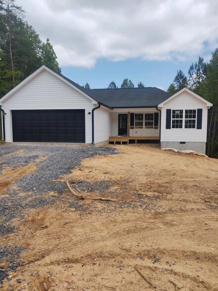 822 Bridges Rd, Tunnel Hill, GA 30755