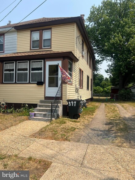 397 Dupont Ave, Paulsboro, NJ 08066