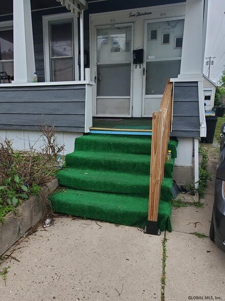 1013 Pleasant St, Schenectady, NY 12303