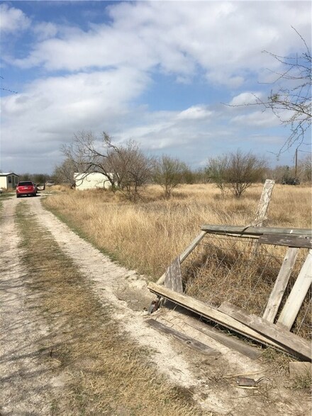 13984 County Road 1196, Sinton, TX 78387