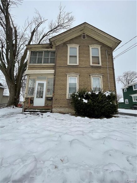 105 East Ave, East Syracuse, NY 13057