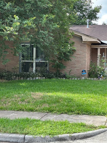 3719 Heatherbrook Dr, Houston, TX 77045