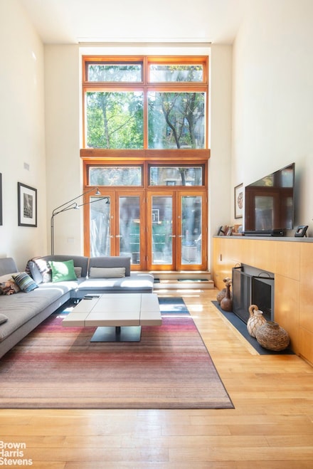 320 W 78th St, New York, NY 10024