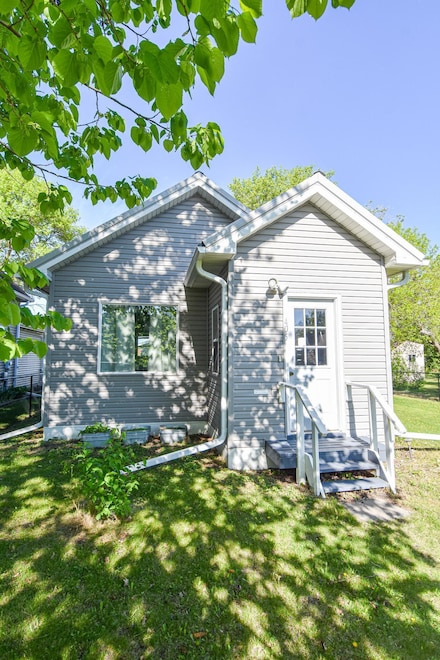 405 State Ave N, Thief River Falls, MN 56701