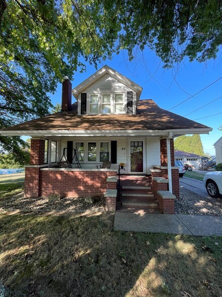 97 Chapel Rd, Wheeling, WV 26003