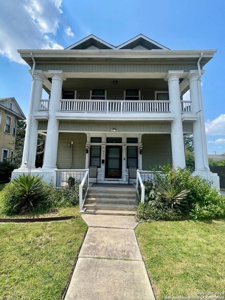 657 W Elmira St, San Antonio, TX 78212