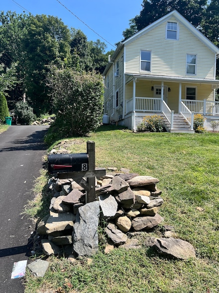 8 Violet Hill Ln, New Milford, CT 06776