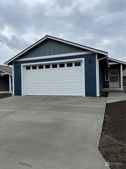 719 8th St, Sultan, WA 98294
