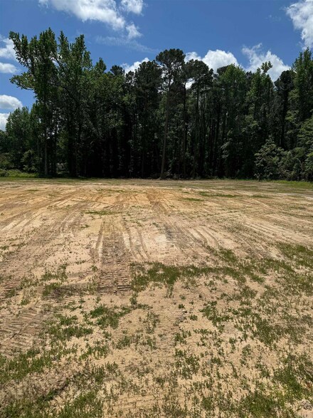 900 Sheridan Rd, Redfield, AR 72132