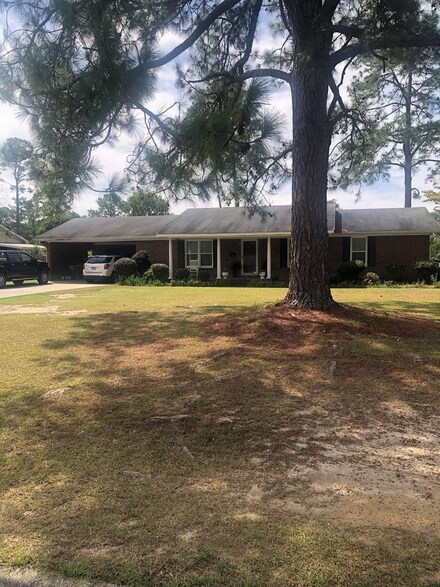810 Florida Dr, Tifton, GA 31794