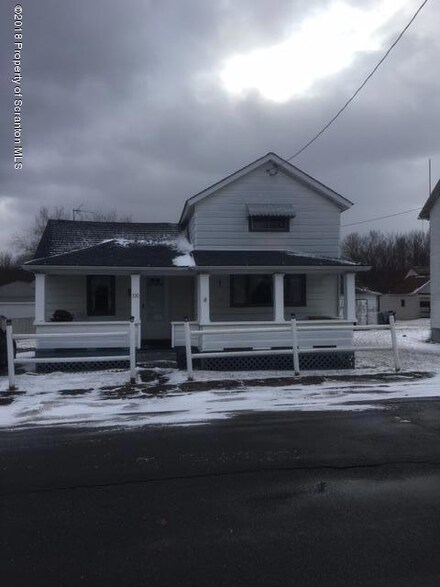 330 Hudson St, Jermyn, PA 18433