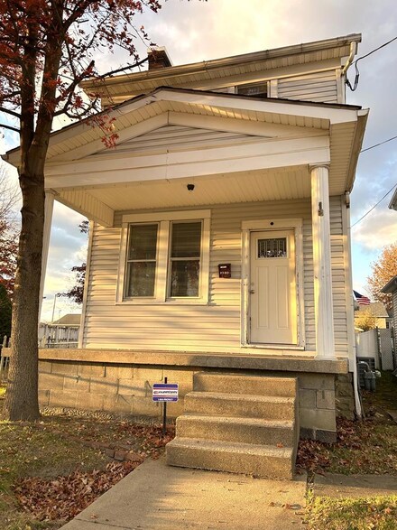 1910 1st St, Moundsville, WV 26041