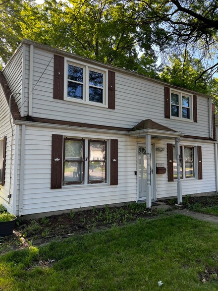 15915 Cottage Grove Ave, South Holland, IL 60473