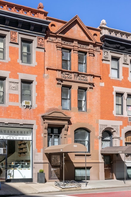 1342 Lexington Ave, New York, NY 10128