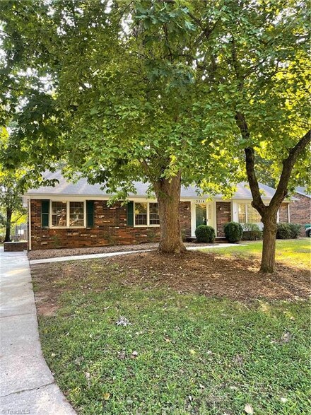 3214 Pine Needles Rd, High Point, NC 27265