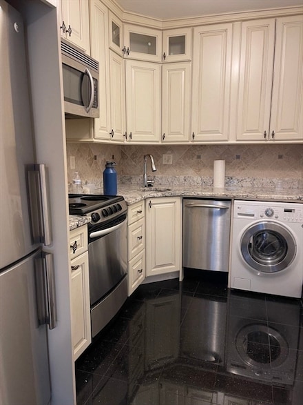 218 Newbury St Unit 4RR, Boston, MA 02116