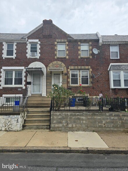 4529 Loring St, Philadelphia, PA 19136