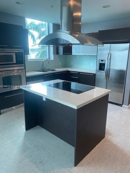 7930 East Dr Unit 308, North Bay Village, FL 33141