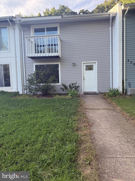 203 N Cottage Rd, Sterling, VA 20164