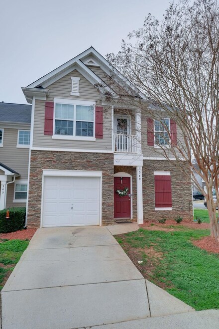 349 Sandy Spring Ln, Clover, SC 29710