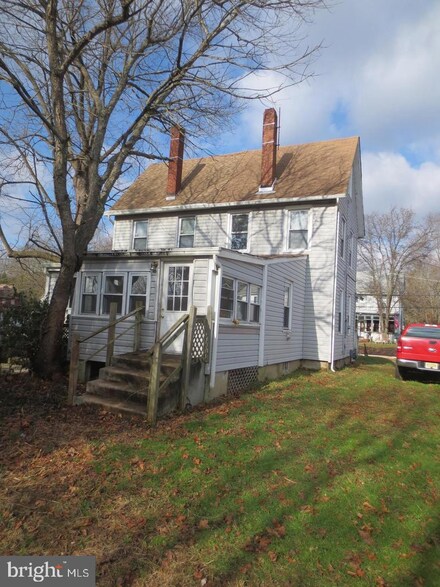 132 W Clinton St, Clayton, NJ 08312