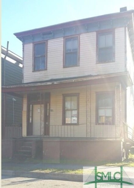 209 W 43rd St, Savannah, GA 31401