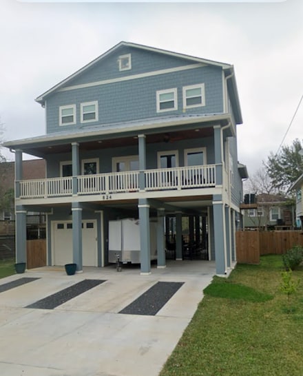 824 Dogwood Rd, Kemah, TX 77565