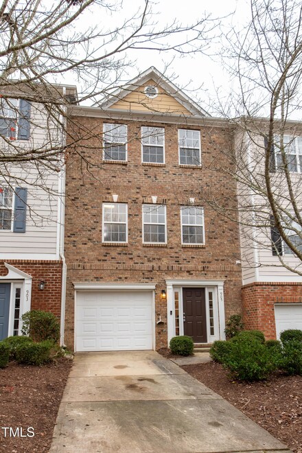 905 Straywhite Ave, Apex, NC 27539