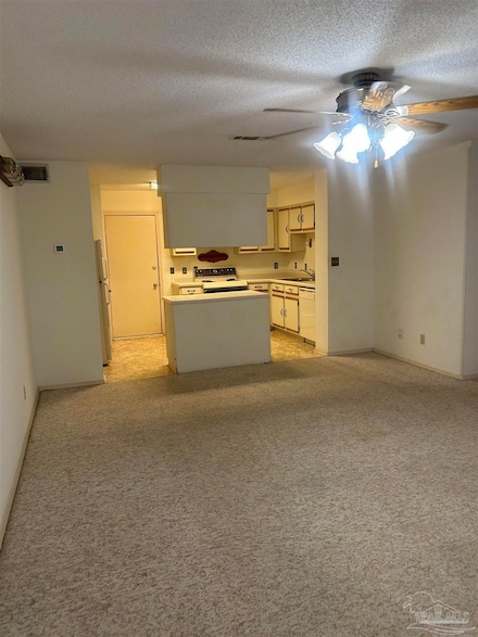 5001 Grande Dr Unit 812, Pensacola, FL 32504
