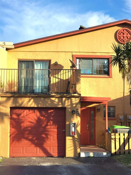 2790 NW 80th Ave, Sunrise, FL 33322