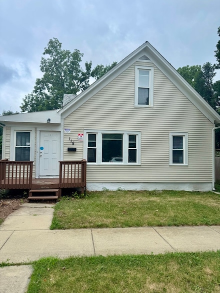 118 Wilcox Ave, Elgin, IL 60123