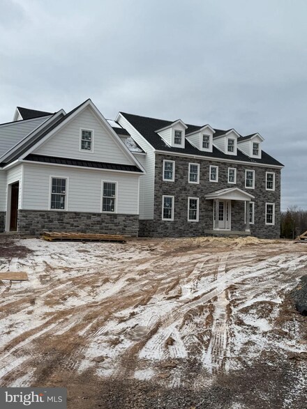 318 Old Limekiln Rd, Chalfont, PA 18914