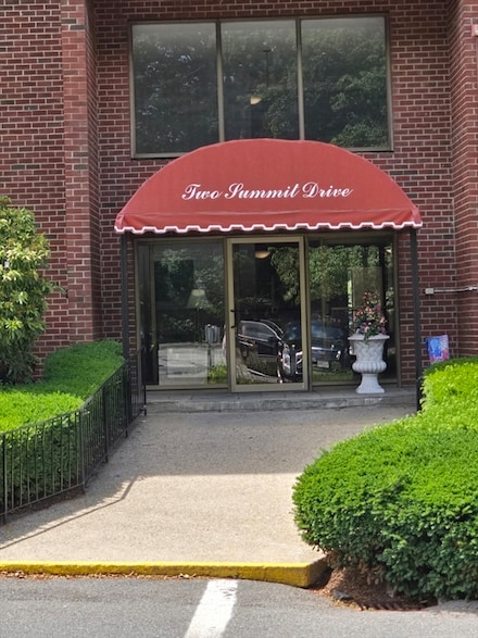 2 Summit Dr Unit 47, Reading, MA 01867