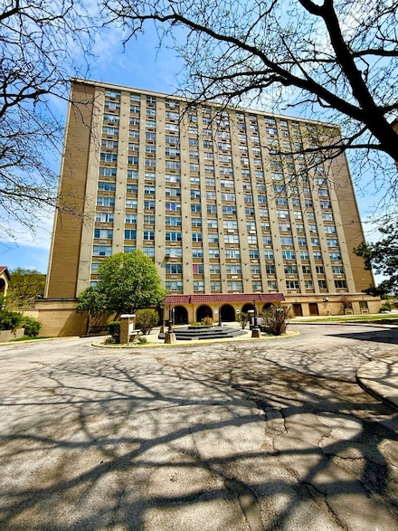 4300 W Ford City Dr Unit 401A, Chicago, IL 60652