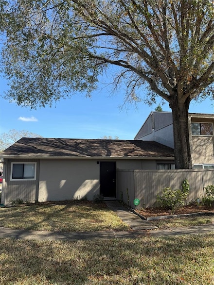8608 Lake Isle Dr, Temple Terrace, FL 33637