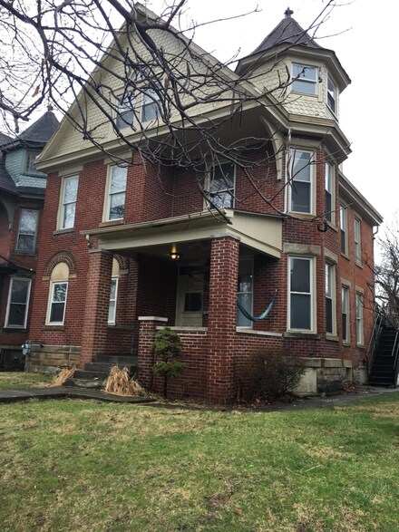 390 E Oakland Ave, Columbus, OH 43202