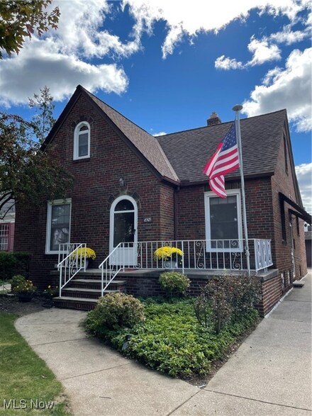 6505 Plainfield Ave, Cleveland, OH 44144