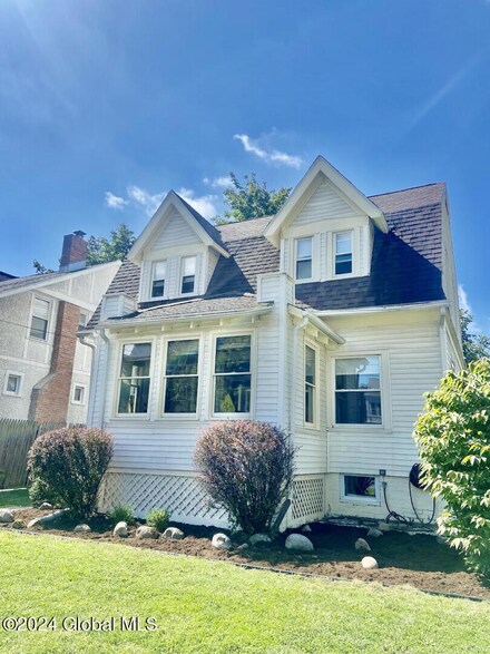 84 Whitehall Rd, Albany, NY 12209