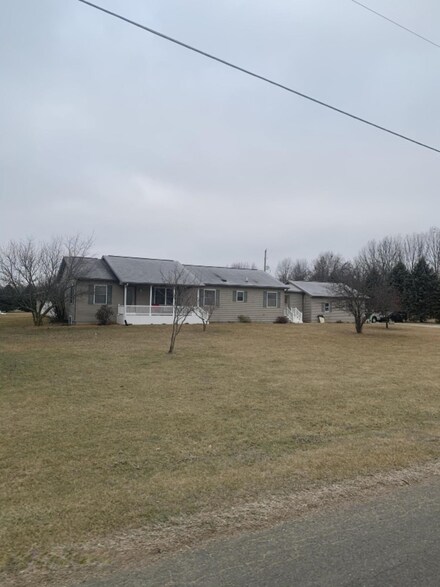 32171 Custer Rd, Burr Oak, MI 49030