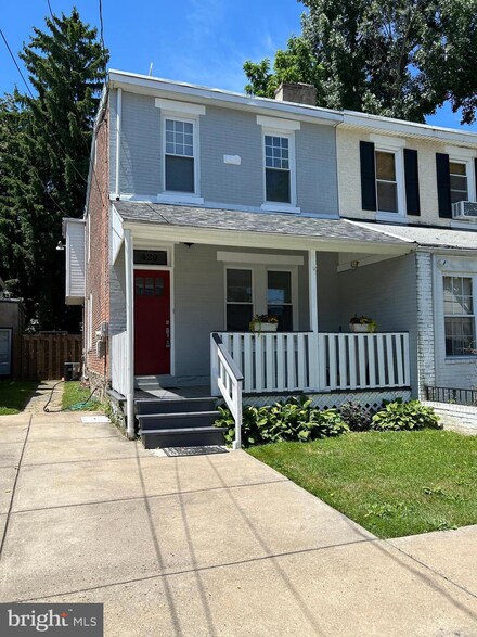 429 W Winona St, Philadelphia, PA 19144