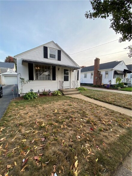 50 Farm St, Providence, RI 02908