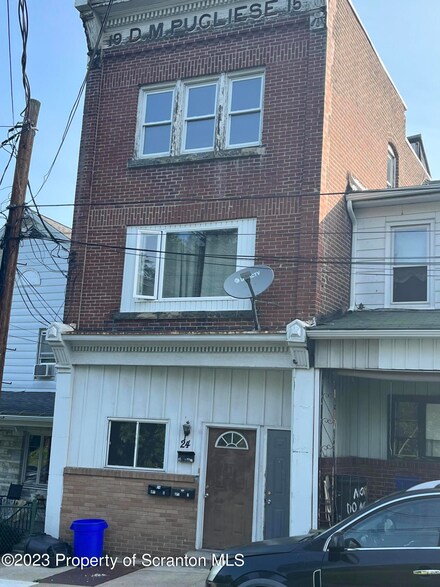 24 E Columbus Ave, Pittston, PA 18640