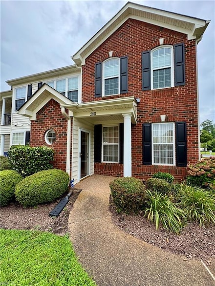 2811 Loveliness Ct, Virginia Beach, VA 23456