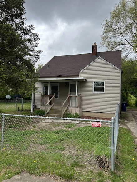 4402 Red Arrow Rd, Flint, MI 48507
