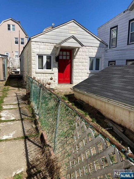 37 Devon Terrace, Kearny, NJ 07032