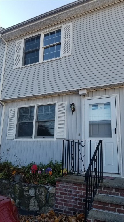 330 Veazie St Unit 3, Providence, RI 02904