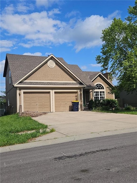 7503 N Lewis Ave, Kansas City, MO 64158
